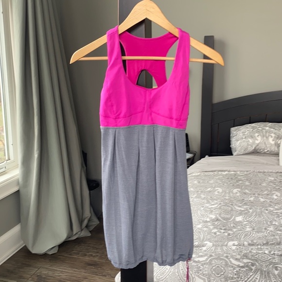 Lululemon tank in EUC